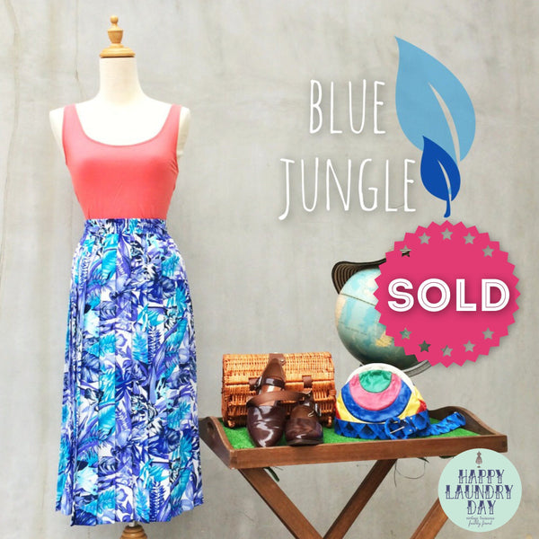 Blue Jungle | Retro vintage 1980s tropical safari jungle theme Pleated midi skirt