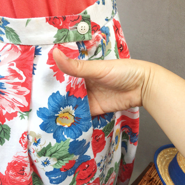 Summer Roses | Vintage 1980s Koret floral rose print skirt with pocket!