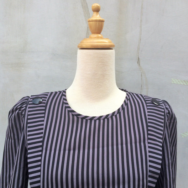 Summer in Grey | Vintage 1970s 1980s Black and Grey Cute Shoulder pleats Dress with Pockets