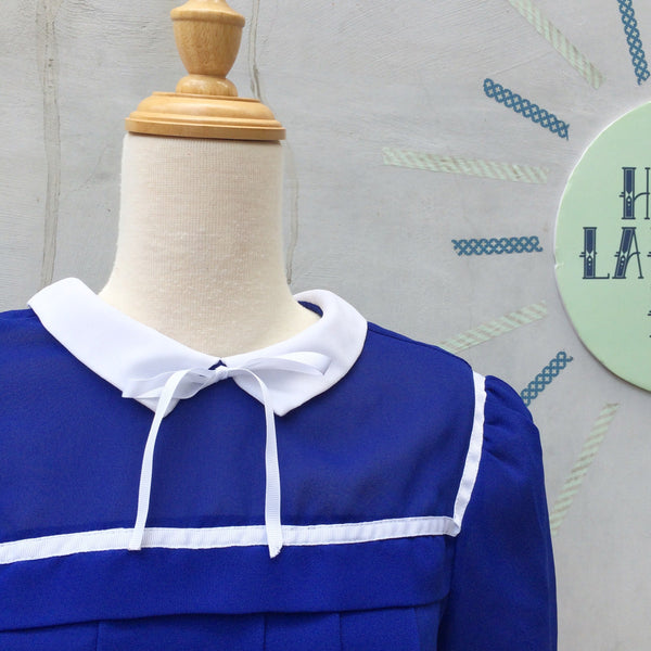 Vintage 1940s 1950s Nautical Sailor-inspired Collar + Blue and White detail Little Bow Short Day Dress