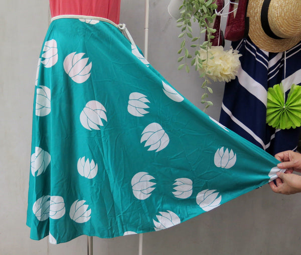 SALE! | Zen Plan | Vintage 1960s 1970s turquoise green Lotus print Flared skirt