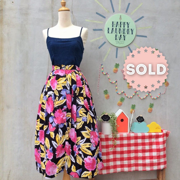 SALE ! | Loosely Gathered | Vintage 1980s happy pink autumn foliage Floral skirt