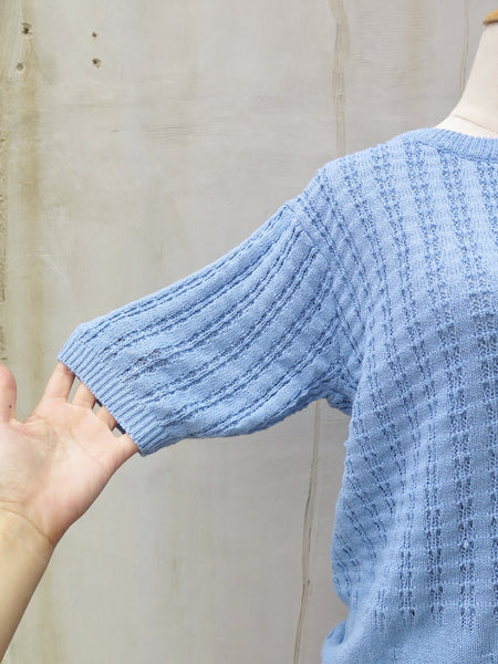 Soft side up | Vintage 1960s Crochet knit light blue Slouchy top