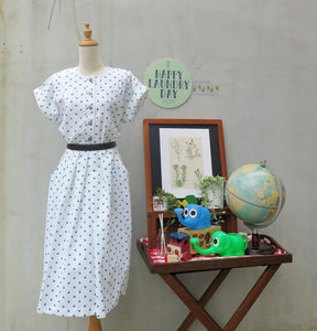 Mint pints | Vintage 1970s 1980s White dress with emerald green polka dots and Pockets
