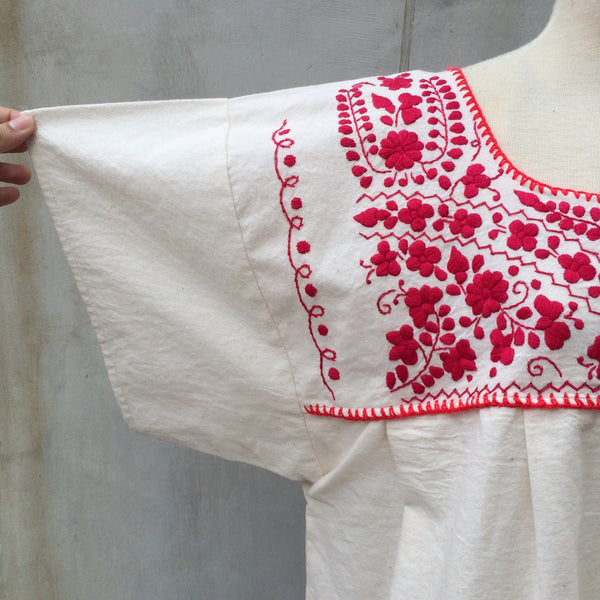 Red Herring | Vintage 1960s 1970s Boho chic Hippie Mexican embroidered Loose fit Blouse