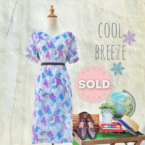 SALE ! | Cool Breeze | Breathe of Fresh Air lightweight Vintage 1960s Shift tent dress with Cute white buttons