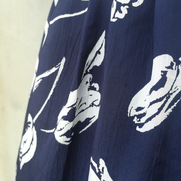 Que Sera Sera | Vintage 1970s-does-1950s Navy blue white Tulip print Party Skirt