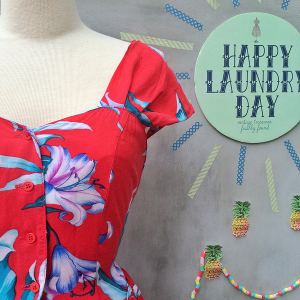 Hibiscus Holiday | Vintage Tiki Hawaiian 1980s-does-1950s Floral resort Sun dress with POCKETS and Sweetheart Bust Line
