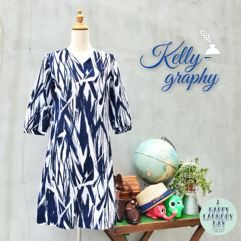 Kelly-grahpy | Calligraphy brushstrokes Vintage c. 1960s White and blue Graphic print Tent Dress