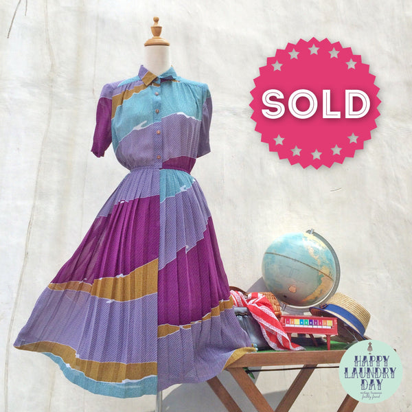 Seaside Town Gull | Vintage 1970s does 1940s muted pastel and Mustard purple Color block Pleated dress