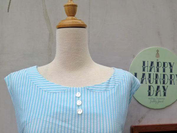 Hello Collar! | PLUS SIZE Vintage 1950s 1960s Cheesecloth Blue white stripes Faux Peter Pan Collar Shift Dress
