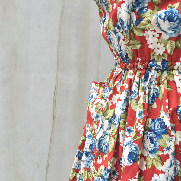 Spring Surprise | Vintage 1950s shorter Floral tea dress with POCKETS!