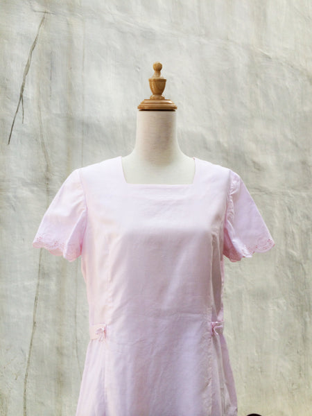 SALE! |  Lace to the end | Vintage 1960s mod shift Tent dress in Pink | Embroidered scallop hem dress