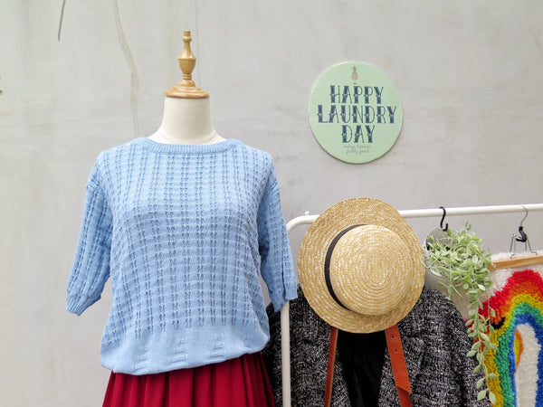 Soft side up | Vintage 1960s Crochet knit light blue Slouchy top