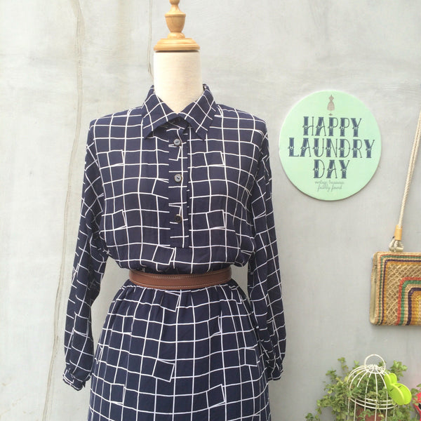 SALE! | Slant Squares | Vintage 1930s long sleeve Wavy Grid Shirtwaist Dress