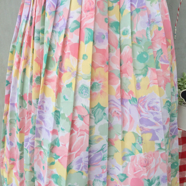 Summer delight | Vintage 1970s 1980s pleated pastel summer floral Midi skirt
