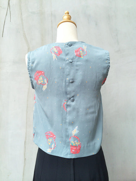 Gray-cefully yours | Vintage 1980s does 1920s style Short top with Novelty print