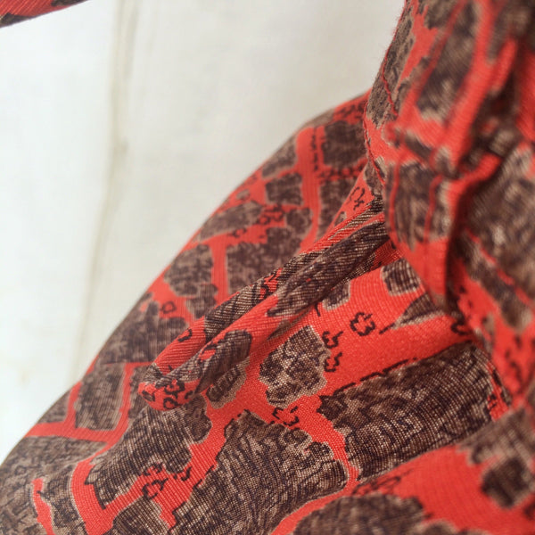 SALE | Ground Red | Vintage 1980s Batwing sleeves Loose fit Giraffe print boxy dress