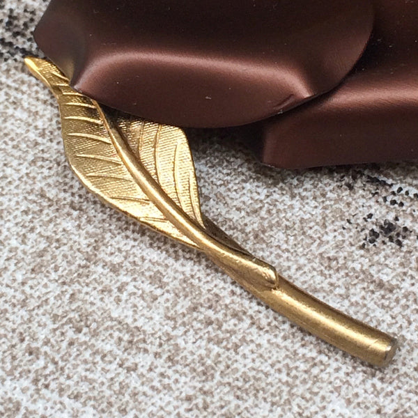 Gold Foil | Vintage 1960s 1970s metal chocolate brown floral brooch with gold stamens