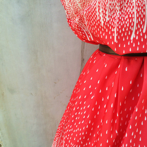MUST HAVE! | Fire rain | Raindrops are falling in the woods- Bright | Vintage 1930s 1940s bright coral pink Raindrop print dress