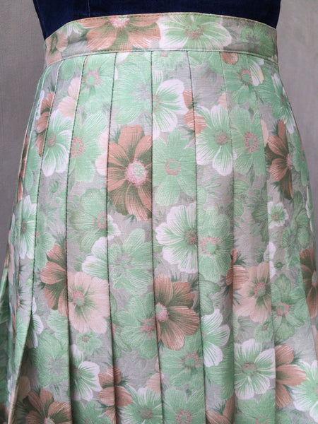 SALE! | A cafe in Paris | Vintage 1950s Green floral petite Pleated skirt