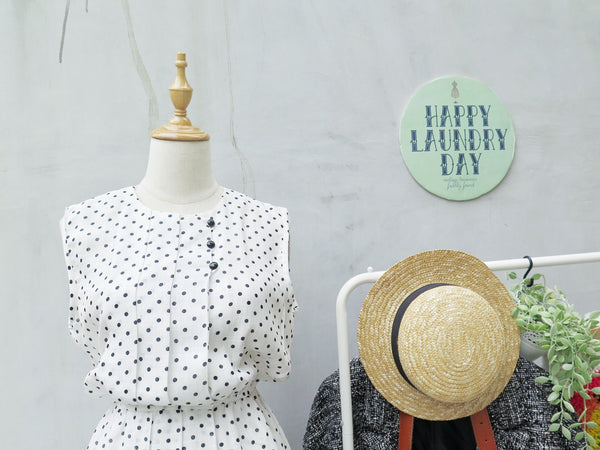 White or black | Vintage 1960s 1970s White dress with black polka dots and buttons