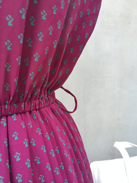Orchid Posy | Floral print dark burgundy Vintage 1970s pleated sleeveless Dress
