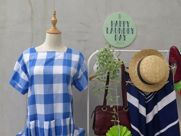 Penelope | Vintage 1950s Blue white gingham checkered Day dress with Back Cut-out and Pockets
