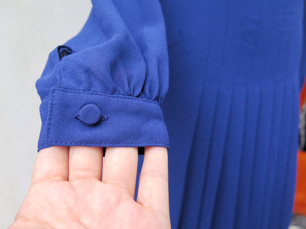 L'elegante | Vintage 1970s-does-1940s Full sleeve pleated skirt Navy blue long sleeve Dress