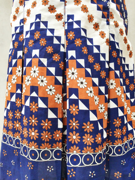 Zig Zag Daisies | Vintage 70s flower power geometric daises print skirt