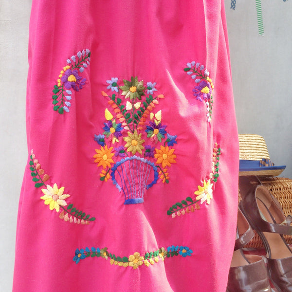 Hot Chic-a ! | Vintage 1970s 1980s Mexican ethnic embroidered Tunic Dress in Fuchsia Hot Pink