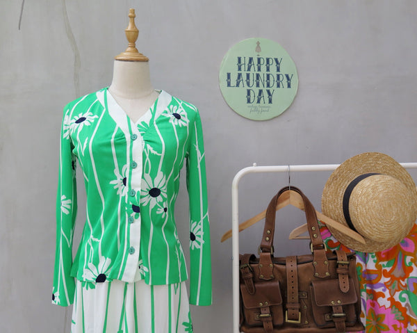 Reverse Daisies | Vintage 1960s 1970s Green and white daisy print Dress and Matching Jacket