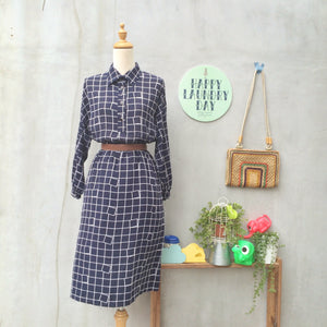 SALE! | Slant Squares | Vintage 1930s long sleeve Wavy Grid Shirtwaist Dress