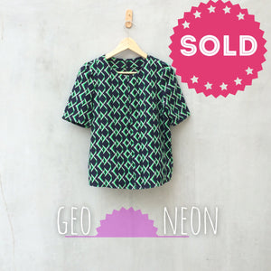 Geo Neon | Bright green zig zag print 80s