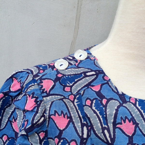 Tulips are Blue | Vintage 1950s 1960s Cute Tulip print Marimekko-inspired Retro mod Print Shift Dress
