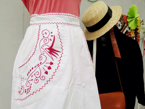 Love birds | Vintage 1960s 1970s mexican embroidered bird print white skirt