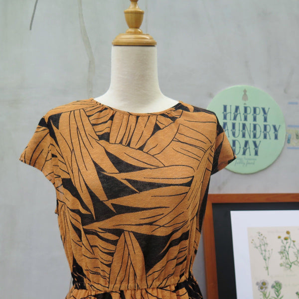 Tiger Lily | Vintage 1950s 1960s Nubbly textured fabric Abstract Jungle Leaf Motif Dress