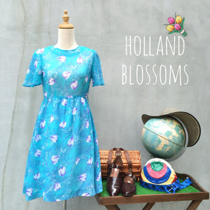Holland Blossoms | Vintage 1960s Twiggy mod floral print Blue tulip short dress