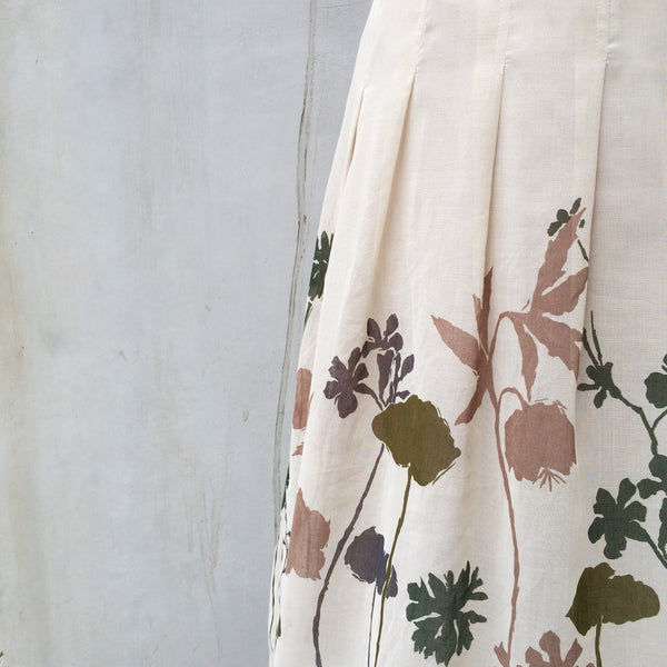 Woodland Shadows | Vintage 1970s Chiffon floral Plant Silhouette print Pleated skirt
