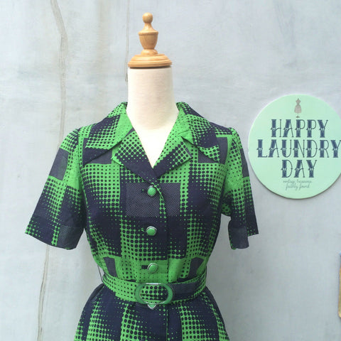 Dizzy Izzy | Vintage 1960s 1970s green and black Op art