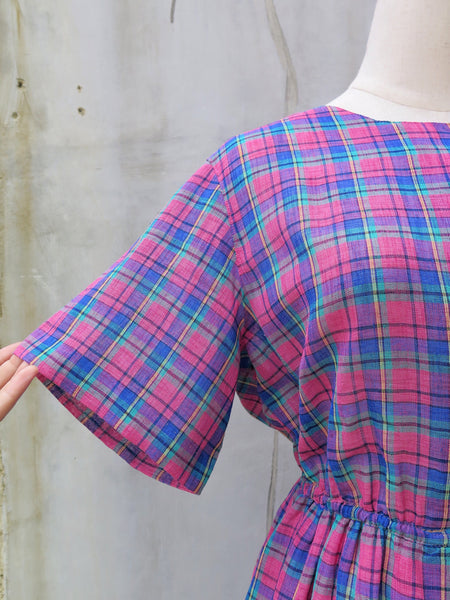 Henny Penny | Vintage 1950s 1960s Fuchsia pink and turquoise gingham plaid Middle Slit button dress