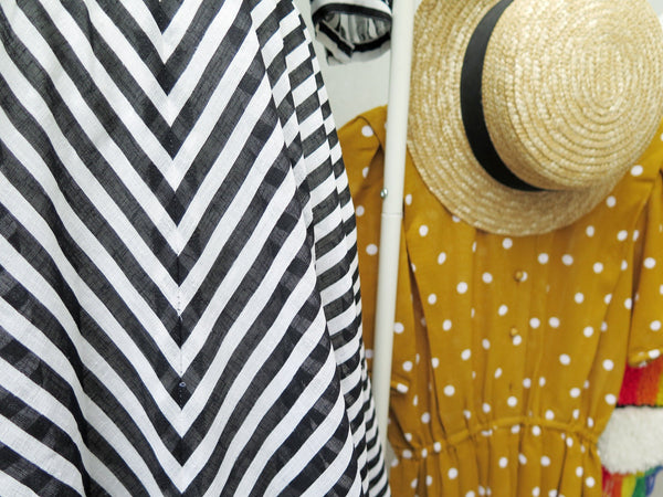 Mask-a-rave | Vintage 1950s 1960s Court neckline White Black striped dress