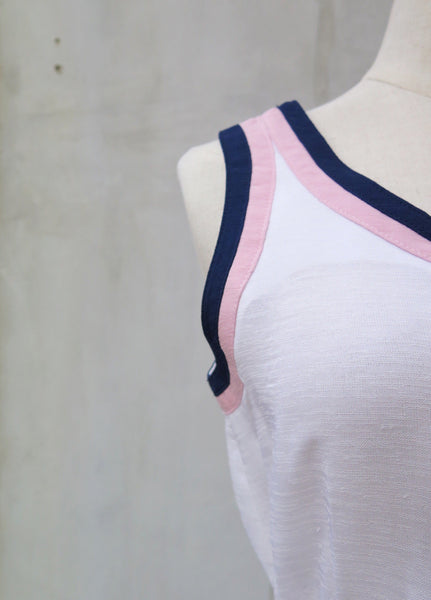 Semplice | Vintage 1950s 1960s Simple white sleeveless dress with Navy blue and Pink trim