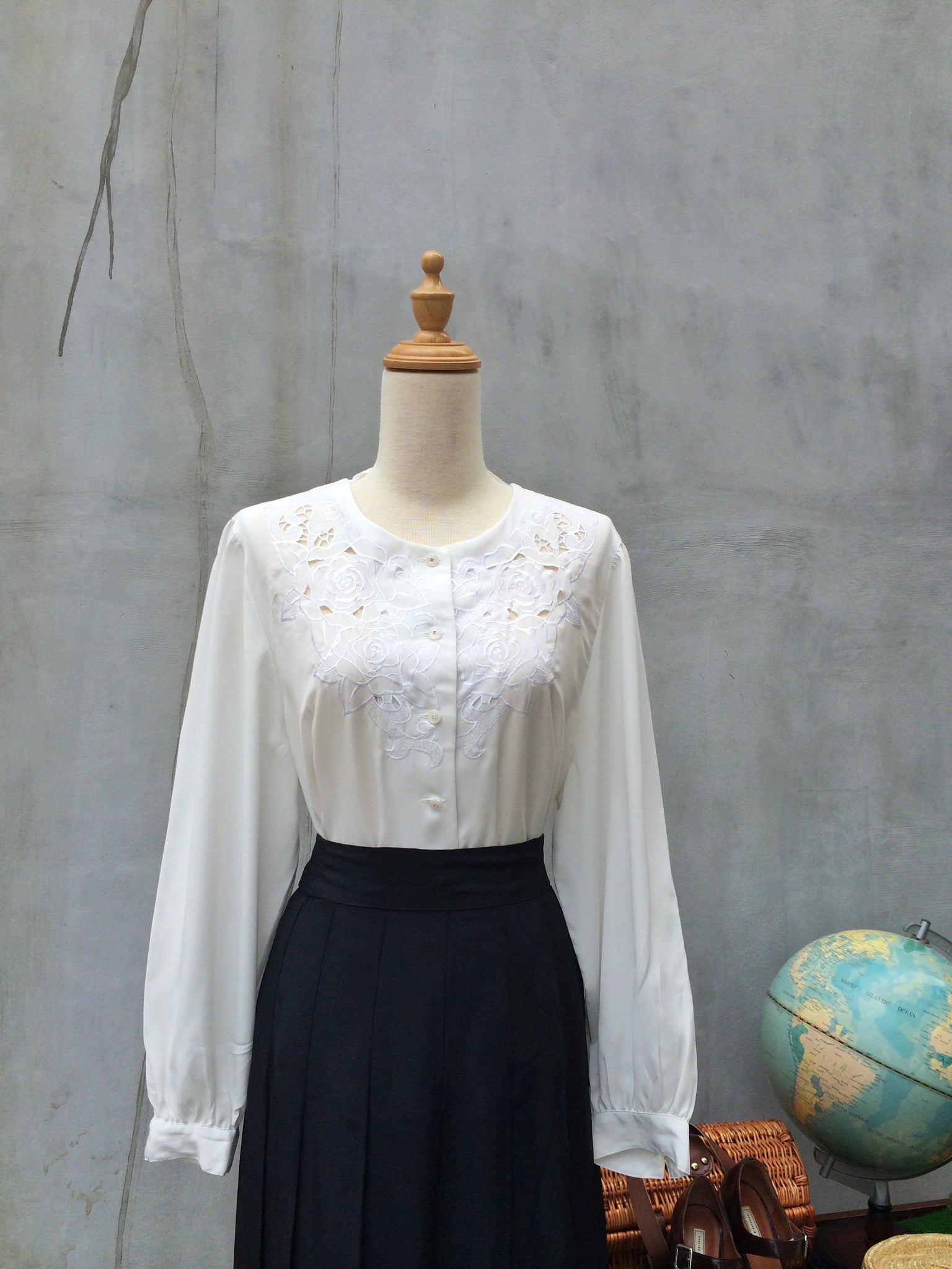 SALE ! |  Melrose | Vintage 1970s embroidered Rose cut-outs neckline White office work blouse | Soft vintage white blouse