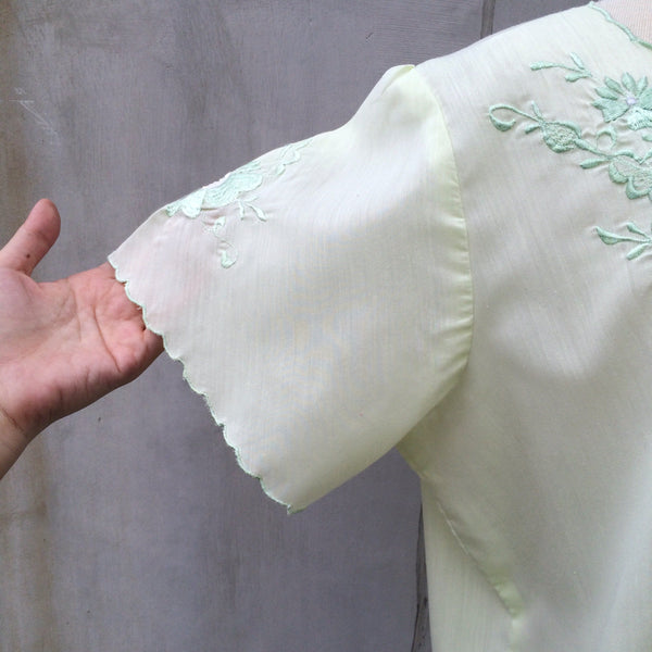 Green Goodness | Vintage 1970s hippie bohemian chic Pastel green mint Embroidered Mexican Blouse top