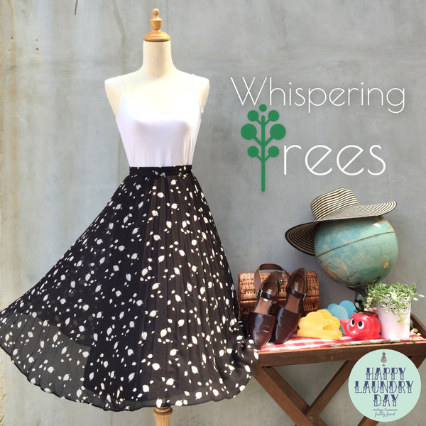 Whispering Trees | Vintage c.1960s 1970s flare skirt with Leaf prints| Polka Dot
