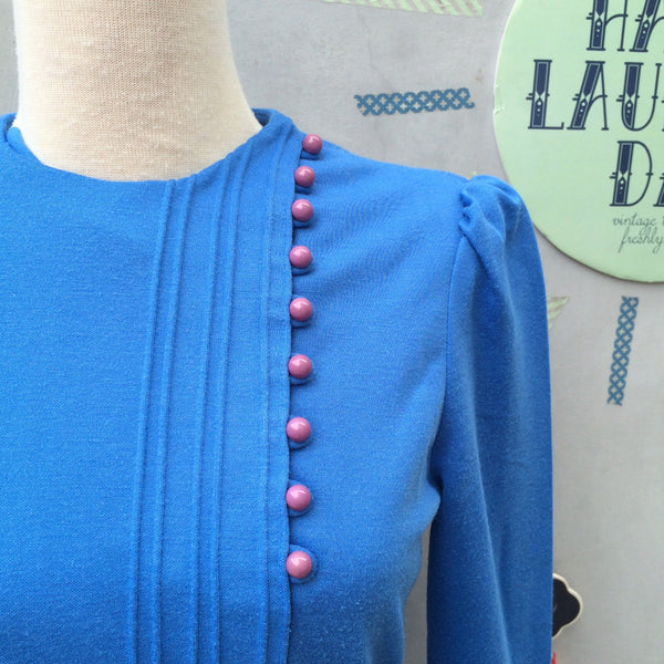 Pretty in Blue | Vintage Leslie Fay Petites Cornflower Blue  Long-sleeve dress with Cute spherical buttons