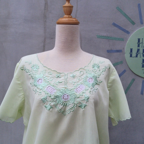 Green Goodness | Vintage 1970s hippie bohemian chic Pastel green mint Embroidered Mexican Blouse top