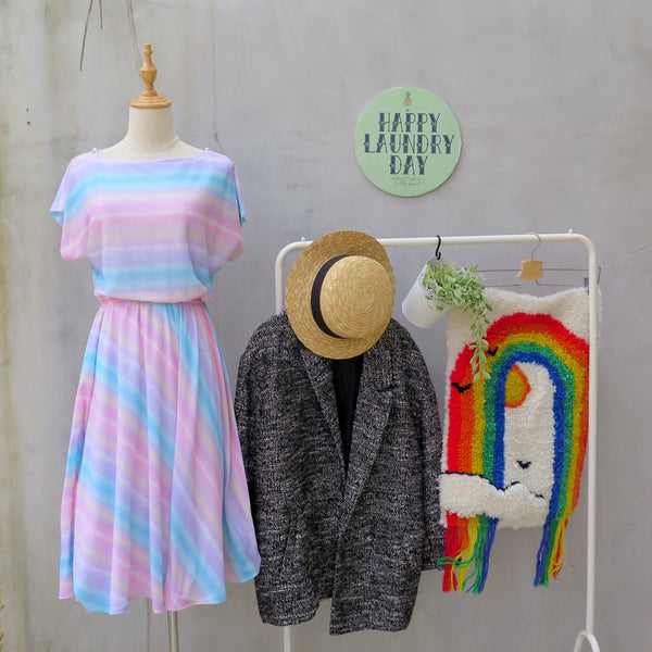 Unicorn & Cupcakes | Vintage 1970s 1980s blended gradient pastel rainbow coloured Midi Dress