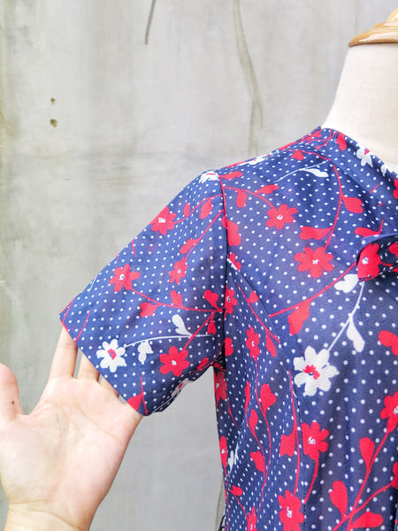 Cosmic Cosmos | Vintage 1950s 1960s Blue White Red polka dot & floral Pussy-bow Day Dress